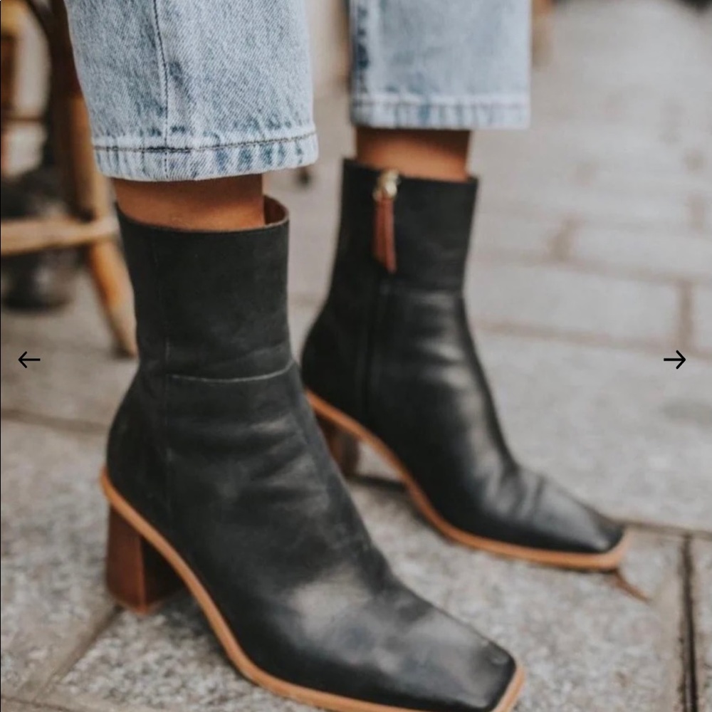 Alohas “West Black Vintage” boots